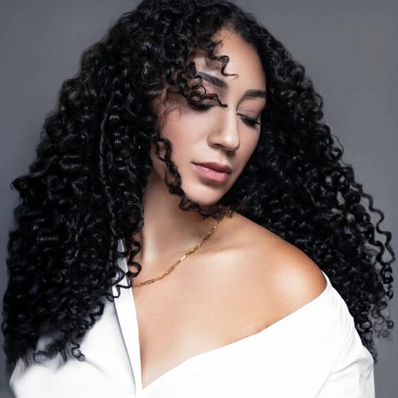 Irresistible Me Other - Irresistible Me Halo Curly Clip In 20 Inch Extensions in Jet Black BN